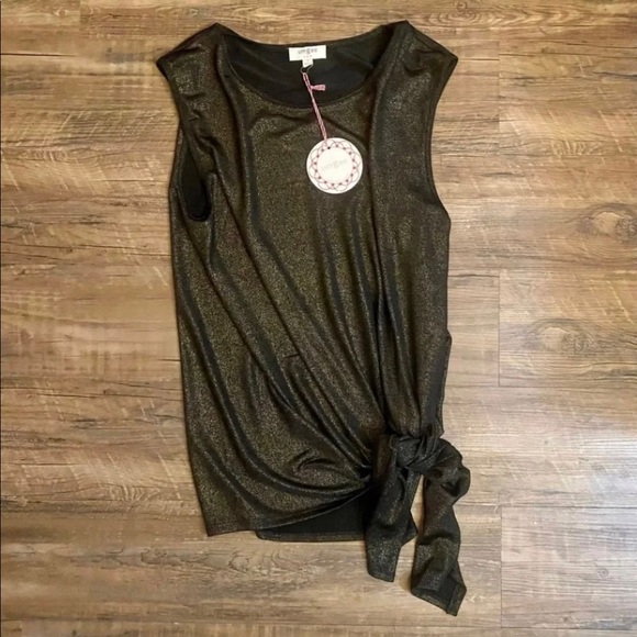 Umgee top size small (runs big) - Picture 2 of 12